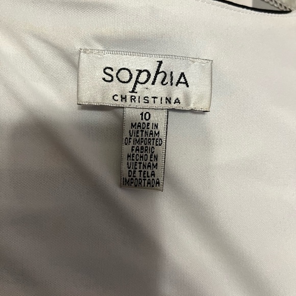 Dress - Picture 4 of 6